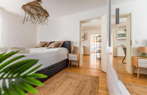 Krems an der Donau Apartment | Inviting Forest Hill Residence Krems-Stein with Breakfast