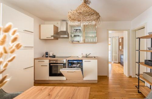 Krems an der Donau Apartment | Inviting Forest Hill Residence Krems-Stein with Breakfast