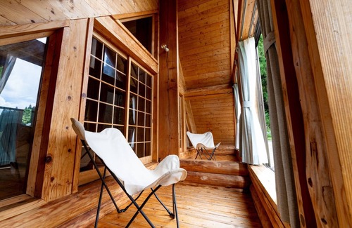 Gujo RV Rental | Forest House: Ideal Retreat for 8 with BBQ in Gujo City