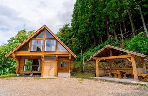 Gujo RV Rental | Forest House: Ideal Retreat for 8 with BBQ in Gujo City