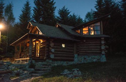 Skhidnytsya Ski Chalet | Forest House: Guest Rated 9.8 & Pet-Friendly Oasis