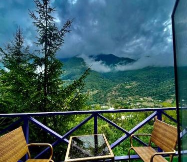Khulo House | Highly Rated Forest House: Pet Friendly, Breakfast & Hot Tub