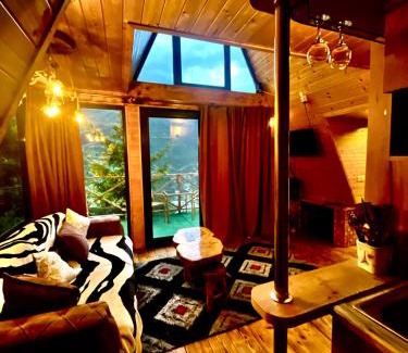 Khulo House | Highly Rated Forest House: Pet Friendly, Breakfast & Hot Tub