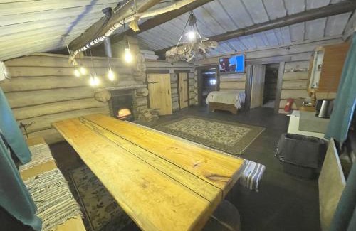 Klavdiyevo-Tarasove House | Cozy Forest Hut Stariy Prud: Perfect for Family Getaways