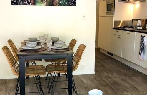 Belfeld House | Forest Lodge 4: Family-Friendly Retreat with Pool & Lake View