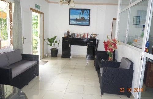 Bel Ombre House | Forest Lodge: Guest Rated 9/10 with Ocean View & Breakfast