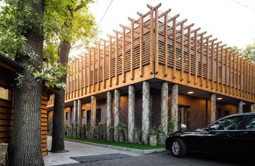 Constanta County House | Explore Family-Friendly Forest M in Beautiful Constanta