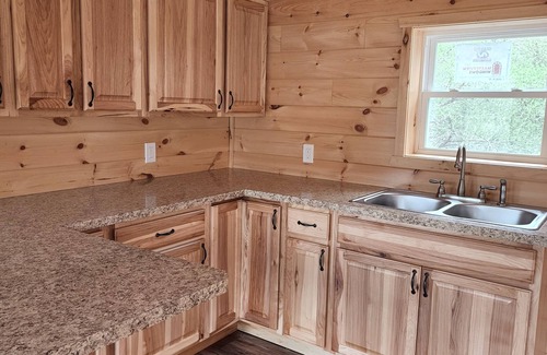 Etna Cottage | Peaceful Forest Moon Cottage - Perfect for Pet Lovers