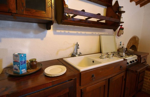 Barattano Apartment | Cozy Getaway at Belvilla by OYO Torre Belvedere