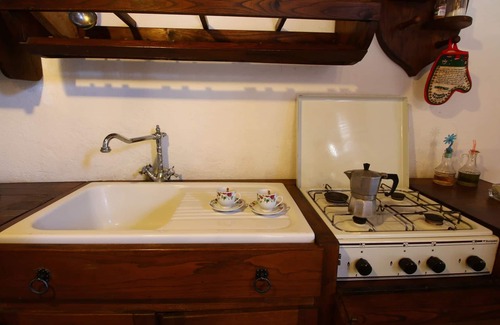 Barattano Apartment | Cozy Getaway at Belvilla by OYO Torre Belvedere