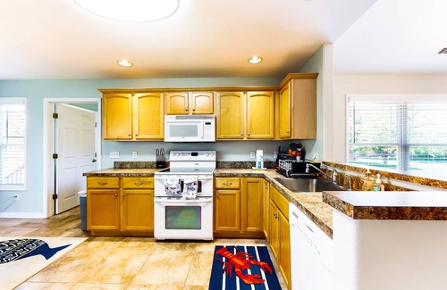 Frankford House | Discover Forest Reach: Beach Access, Pool & Pet-Friendly!