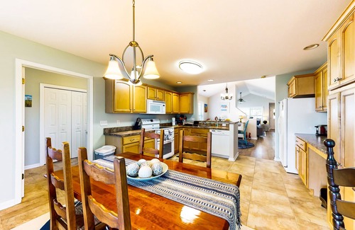 Frankford House | Discover Forest Reach: Beach Access, Pool & Pet-Friendly!