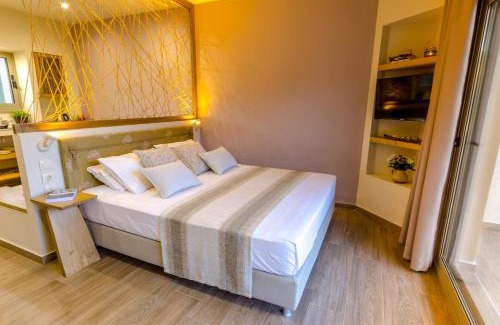 Koukounaries Apartment | Inviting Forest Resort Suites: Family-Friendly Getaway