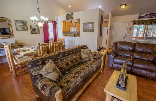 Spring Valley House | Explore the Mountain Retreat with Hot Tub & Wildlife Views