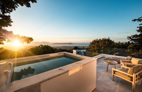 Zia Villa | Forest View Villas: 4-Star Retreat with Hot Tub & Family Fun