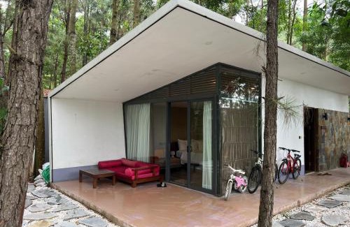 Ngoc Quang House | Inviting Forest Villa at Flamingo Dai Lai with Breakfast