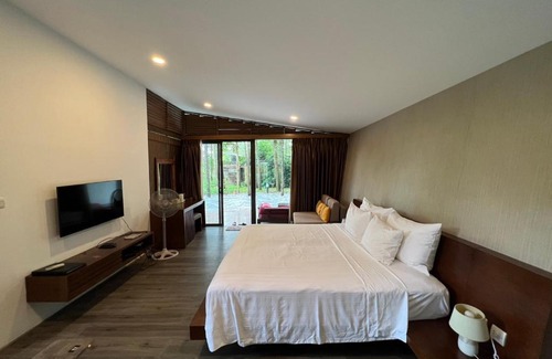 Ngoc Quang House | Inviting Forest Villa at Flamingo Dai Lai with Breakfast