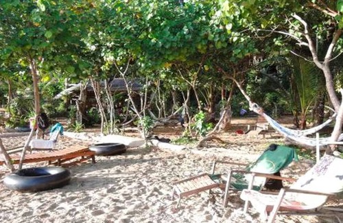 Nuea Khlong House | Cozy Foresta Cottage of Koh Pu: Family-Friendly Retreat
