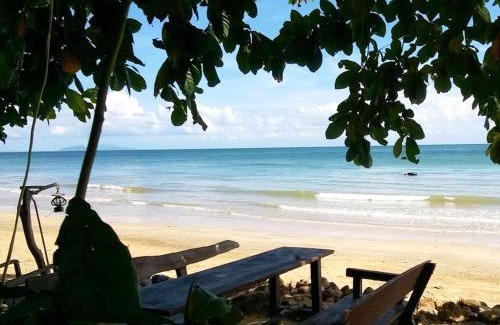 Nuea Khlong House | Cozy Room in Bungalow - Foresta Cottage of Koh Pu Awaits