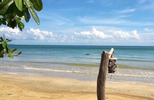 Nuea Khlong House | Cozy Foresta Cottage Room in Bungalow, Child-Friendly Stay