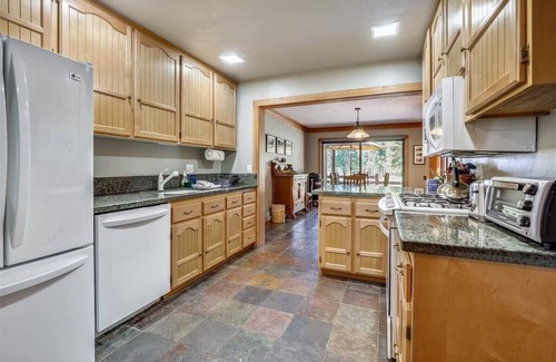 Tahoe City Condo | Unforgettable Lakeview Retreat at Rocky Ridge Unit #54