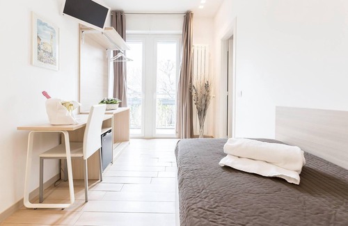 Rho House | Family-Friendly Foresteria Rhodense with Kitchen Access