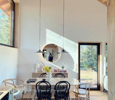 Calatele Ski Chalet | Forestia - Modern Cabin with Hot Tub & Sauna, Rated 10/10
