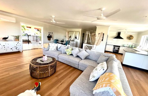 Mission Beach House | Discover Forever Endeavour: Guest Rated 8/10 Experience