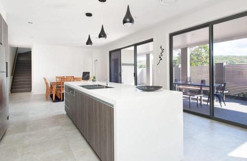 Fingal Bay House | Child-Friendly Forever Fingal: 4-Star Retreat at Rocky Point