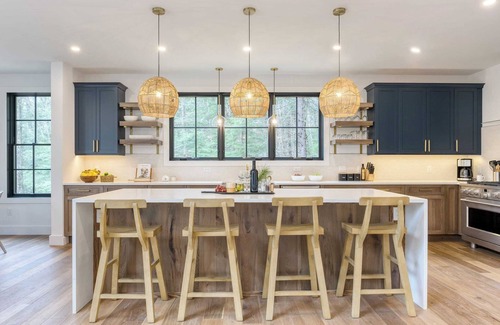 Monterey Cottage | Discover Bold Lakefront Escapes at Forget-me-not by Avantstay