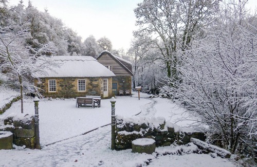 Kirkmichael Cottage | Pet-Friendly 2-Bedroom Retreat in Dalmellington, Ayr