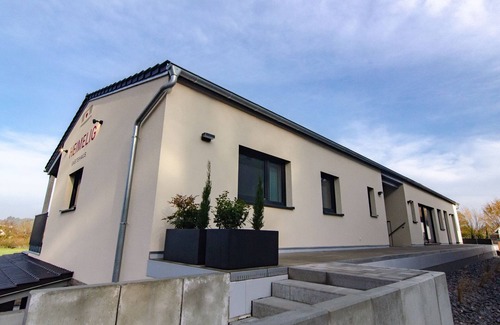 Herbolzheim Apartment | Cozy Forlenwald Room with Kitchen and Breakfast Included