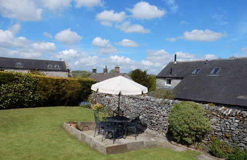 Monyash Cottage | Idyllic Former Coach House: A Cozy Holiday Cottage Retreat