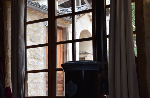 Lendou-en-Quercy House | Discover a Unique Retreat in a Former Cowshed Estate