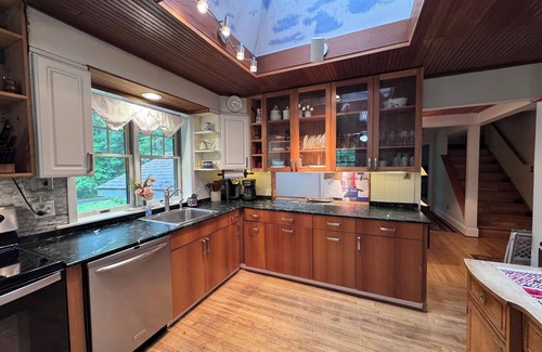 Great Falls House | Inviting Pet-Friendly Apartment with Spa and Breakfast