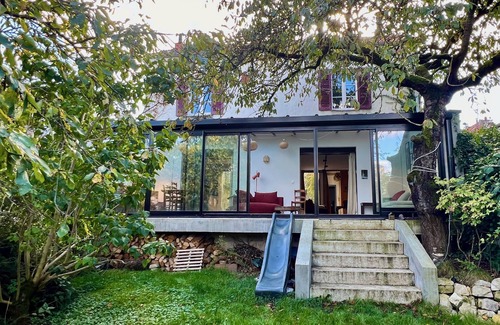 Romainville House | Former farmhouse with courtyard and large garden 2 steps from Paris (metro access line 11)