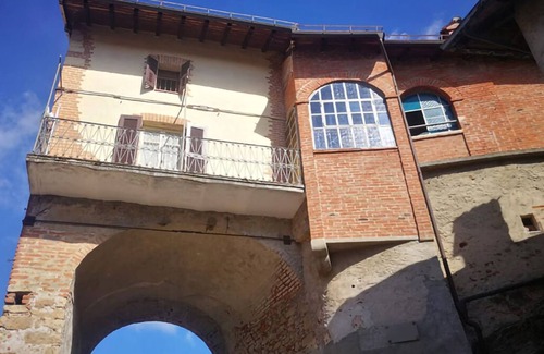 Castelletto d'Orba Apartment | Historic Watchtower Hotel: Pet-Friendly with Breakfast Included