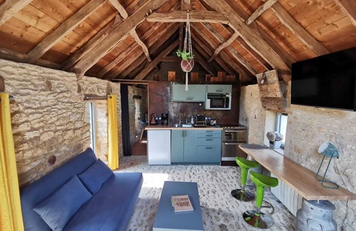 Paulin House | Charming Former Soue Near Sarlat with Family-Friendly Amenities