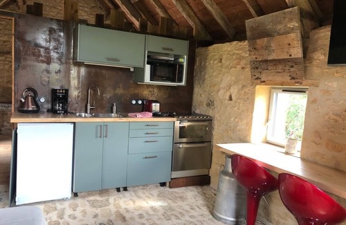 Paulin House | Charming Former Soue Near Sarlat with Family-Friendly Amenities