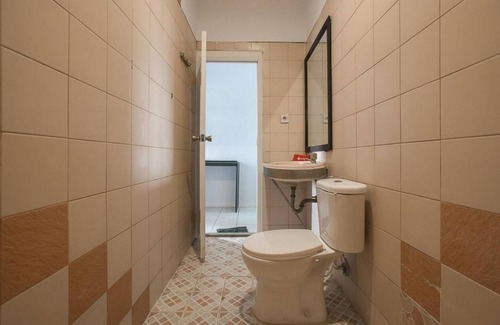 Chinatown House | Budget-Friendly Stay Near Jakarta Kota Station for Families