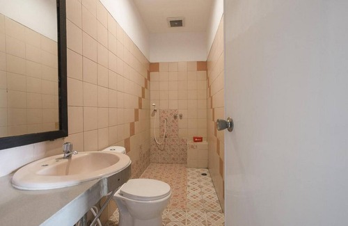 Chinatown House | Budget-Friendly Stay Near Jakarta Kota Station for Families