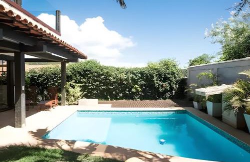 Portal da Ferradura House | Charming Casa with Pool and Ocean View in Prime Location