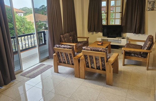 Kampung Bukit Kadir Bed & Breakfast | Formula One B&B KLIA KUL Airport Transit