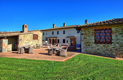 Castelnuovo Berardenga Apartment | Fornacino 3: Serene Vacation Rental with Pool in Tuscany