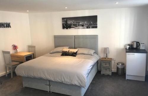 Runnymede House | Exceptional Fornham Guest House - Family Friendly & Inviting