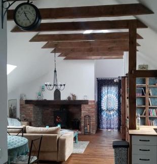 Guzowy Piec Apartment | Pet-Friendly Forreset: Guest Rated 9.8/10 for Families