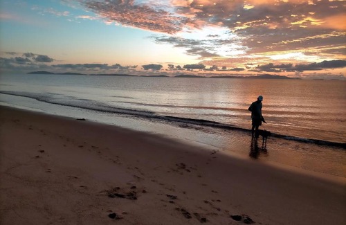 Allingham House | Cozy Forrest Beach Queenslander - Your Tropical Retreat Awaits