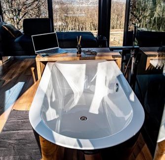 Szentendrei Villa | ForRest Boutique Cabin: Guest Rated 10/10 with Ocean Views