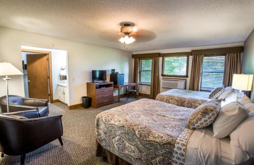 Dahlonega Resort | Exceptional Forrest Hills Mountain Resort with Pool & Dining