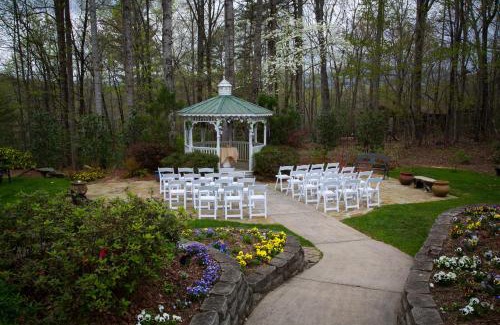 Dahlonega Resort | Exceptional Forrest Hills Mountain Resort with Pool & Dining